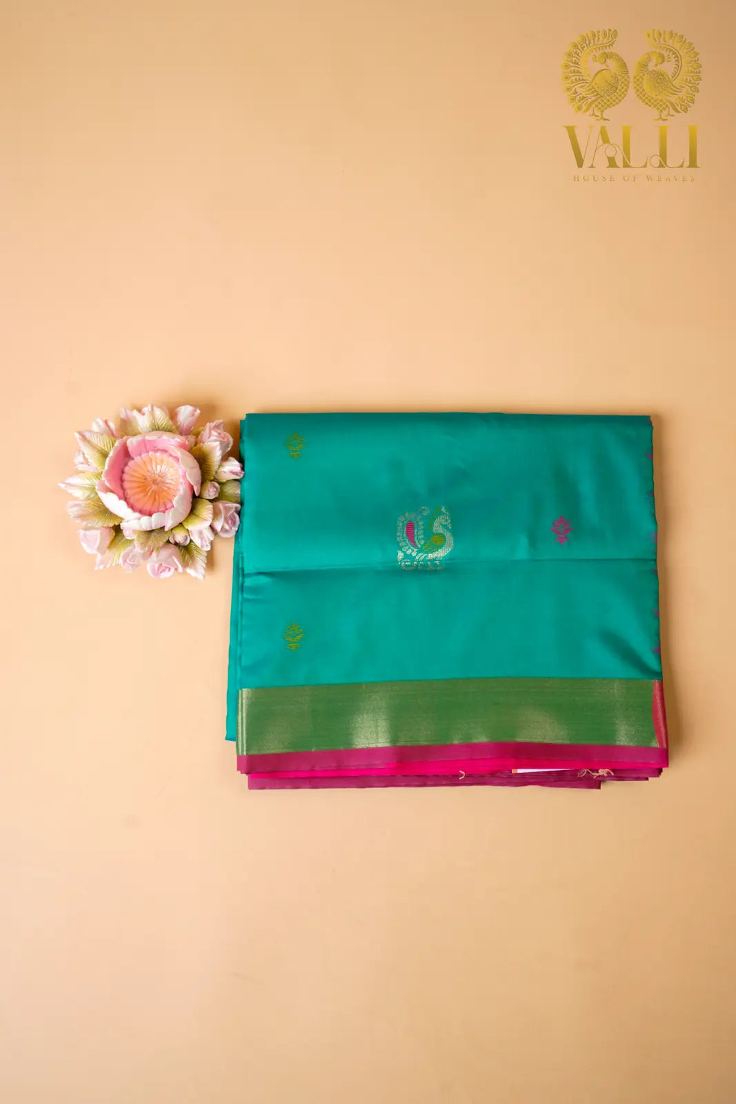 Flower Soft Silk Saree – Green Floral Weave with Geometric Brocade Pallu