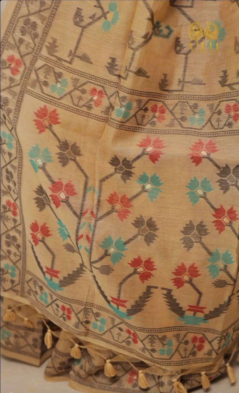 Beige Handwoven Floral Saree with jaamdani weaves