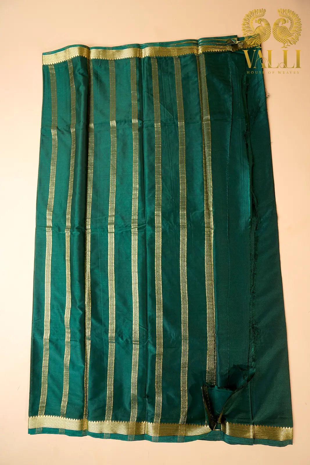 Small border crepe bottle green