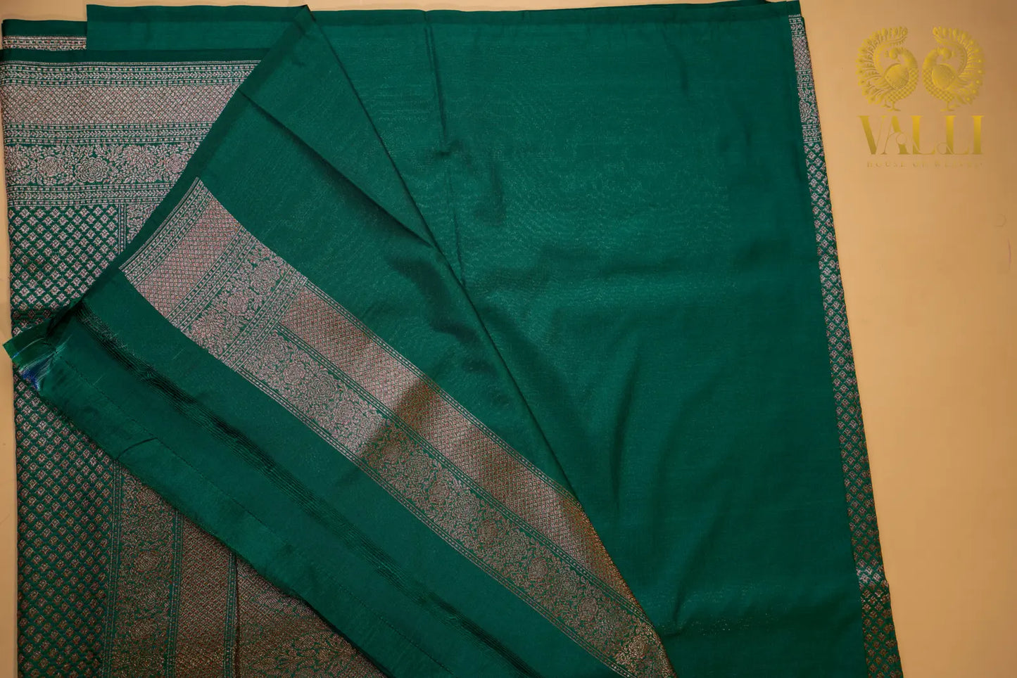 Royal parrot green