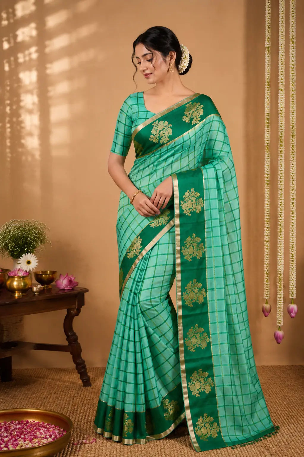 Pure Katan Banarasi Silk Saree with Kanchipuram Checks Pattern pista green
