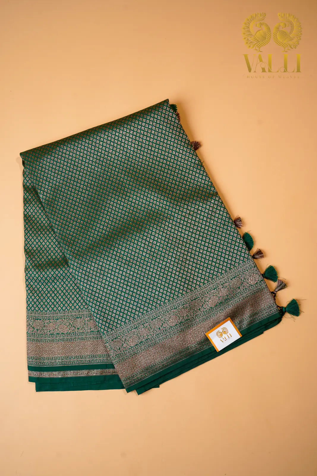 Royal parrot green