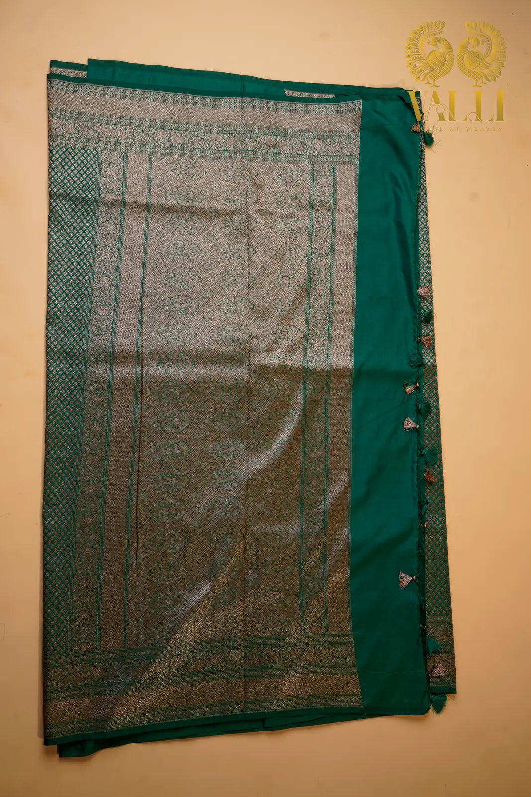 Royal parrot green