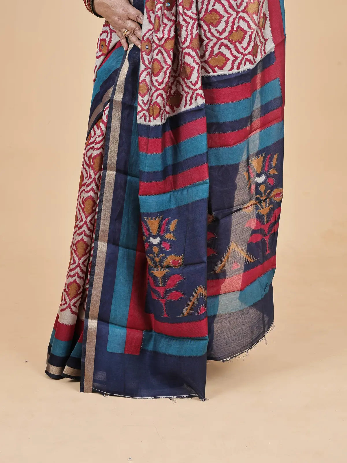 Viscose Cotton Ikat Pattern Saree