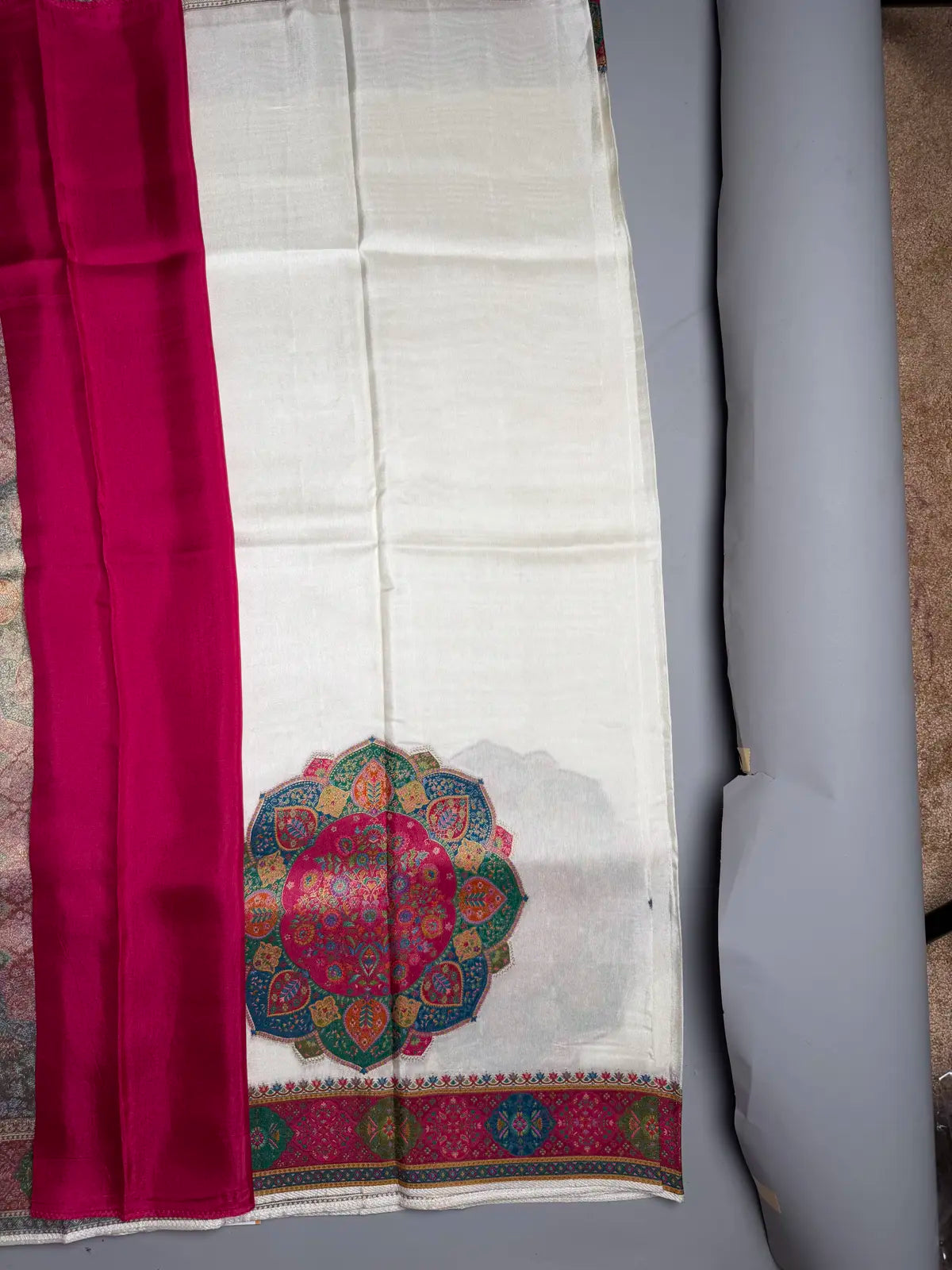 Ivory Kani Silk Saree with Ornate Pallu & Contrast Blouse
