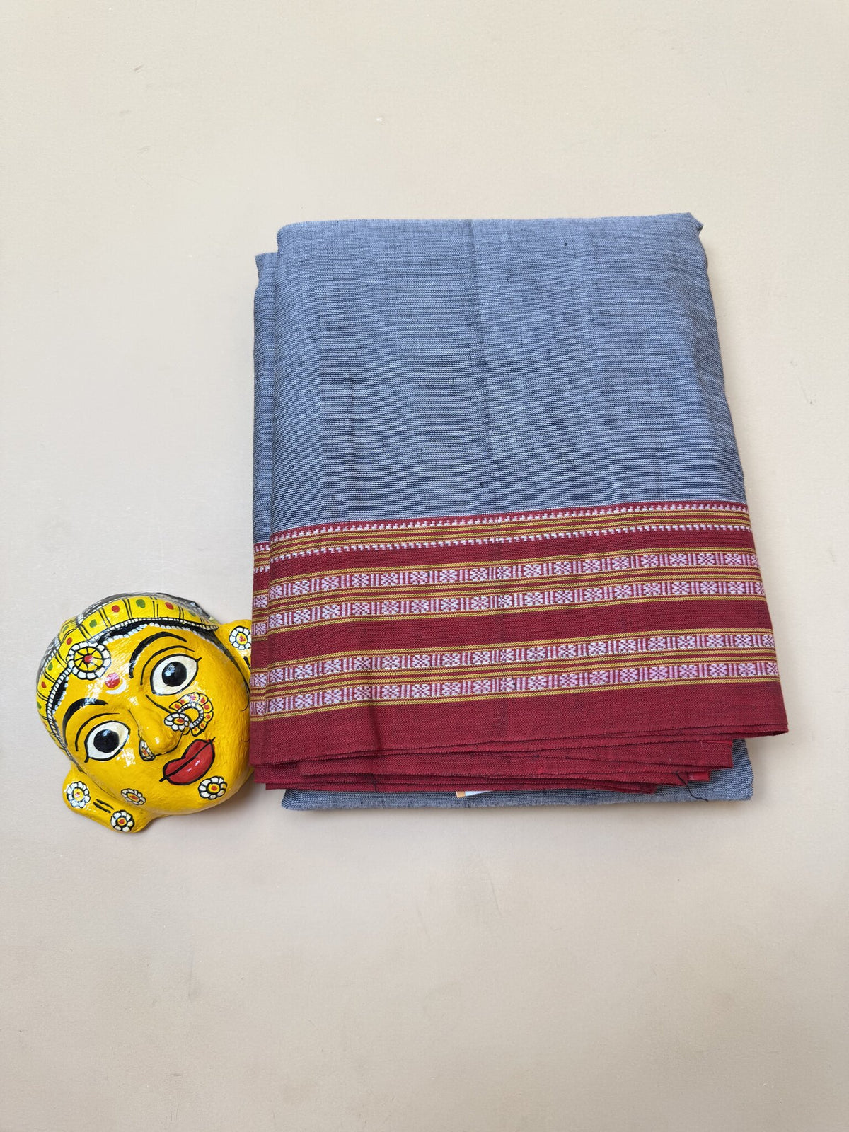 Patteda Anchu Cotton Saree – Grey & Red