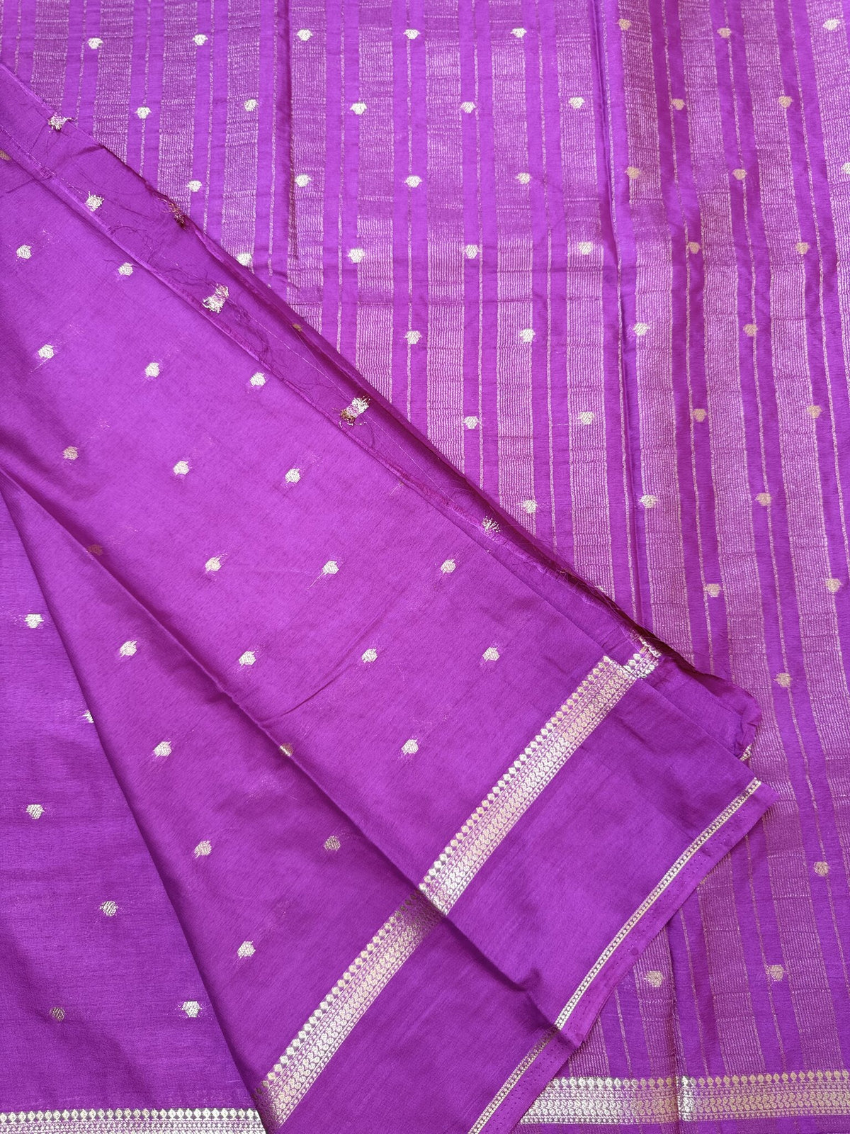 Onion Pink Butta Semi Crepe Saree – Self Border