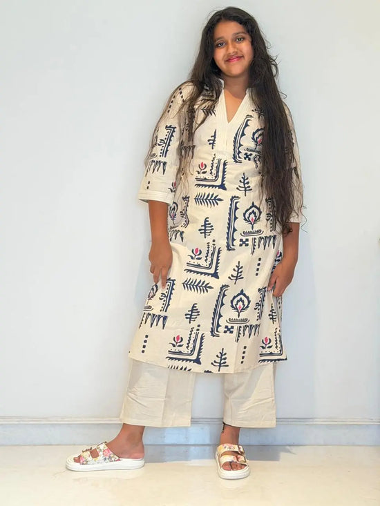 Lenin co ord set beige straight cut