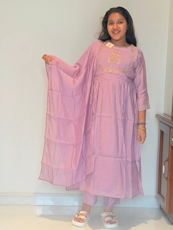 Lilac mul Chanderi salwar set with organza dupatta