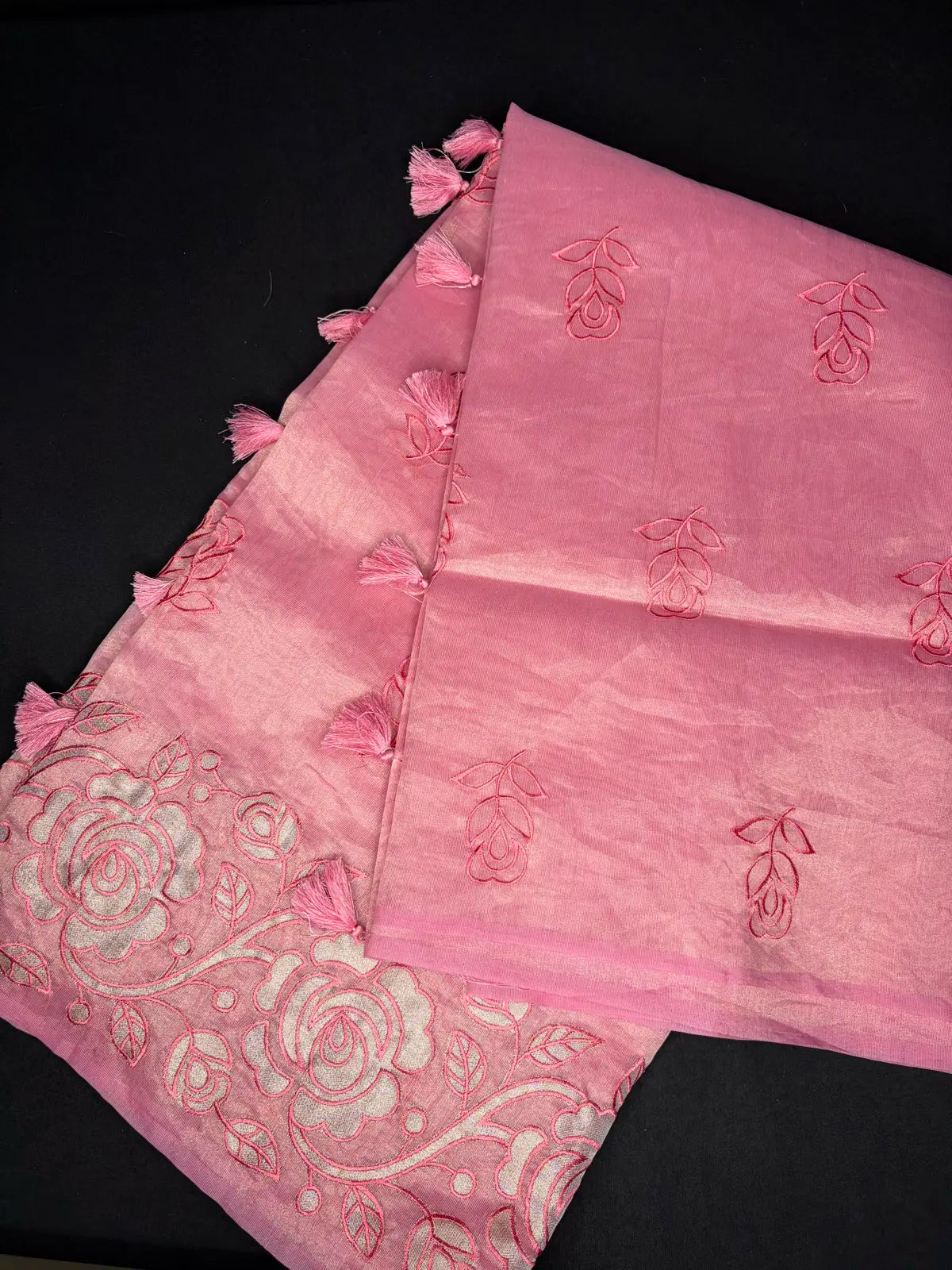 Tissue Lenin saree with appliqué work 