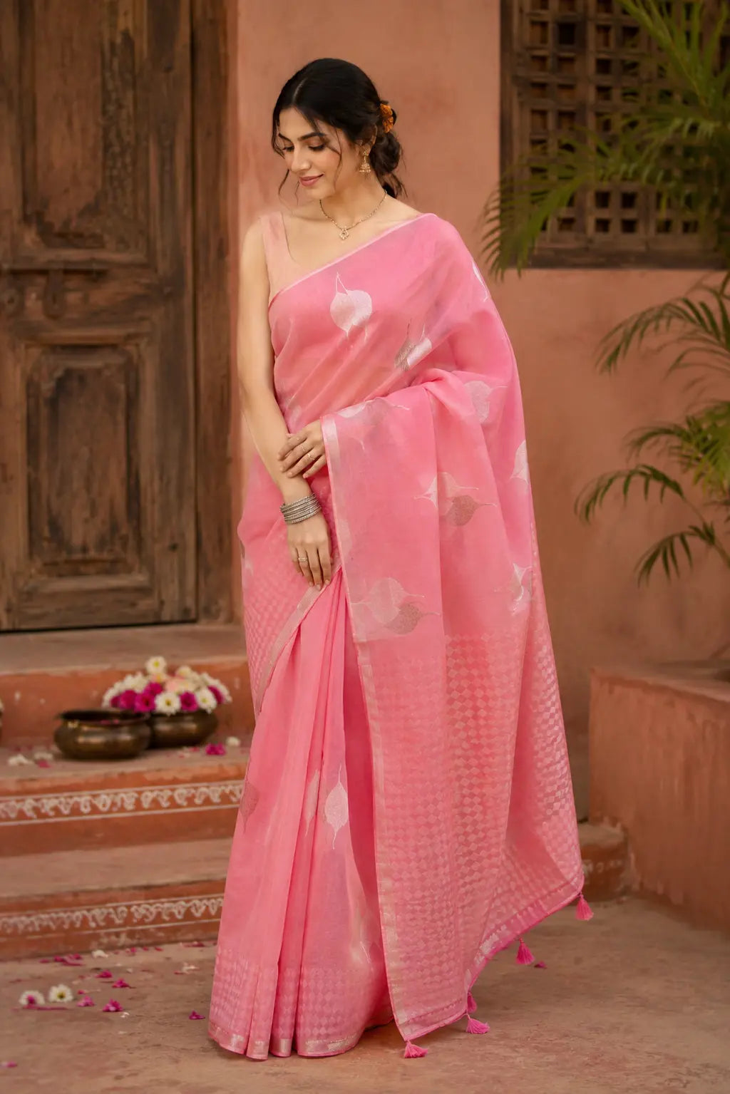 Candy Pink Munga Silk Saree with Silver Leaf Motifs ✨